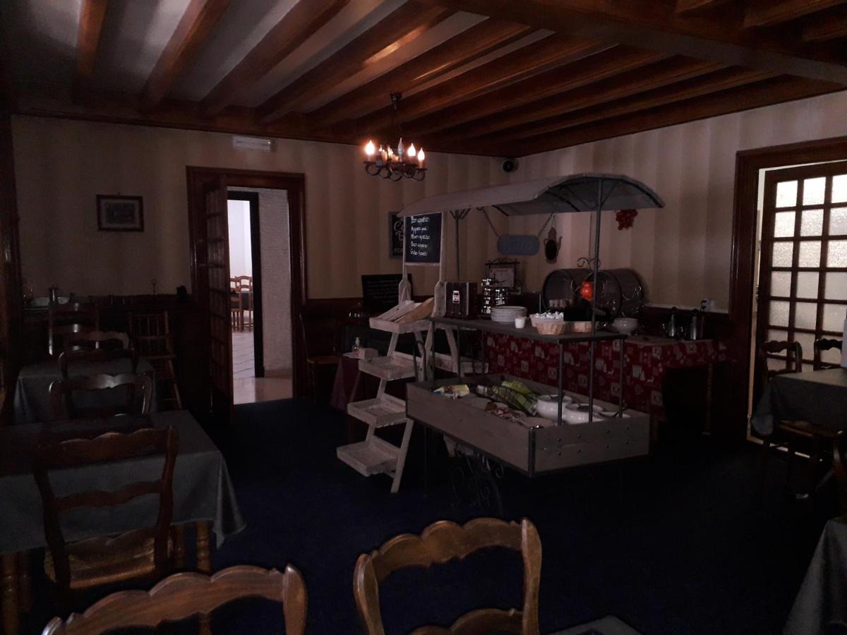 Hotel Restaurant Le Traineau Clelles Buitenkant foto