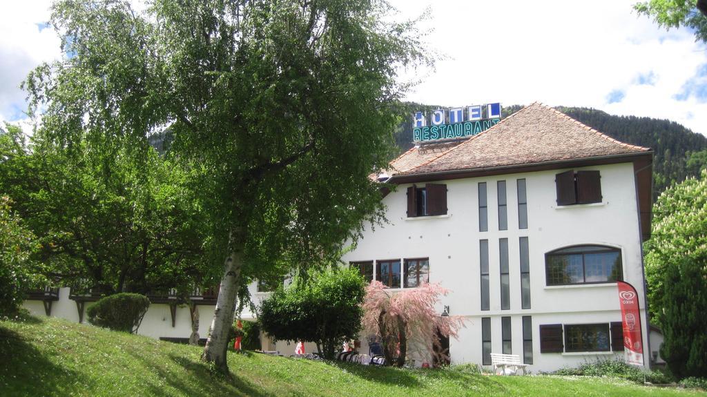 Hotel Restaurant Le Traineau Clelles Buitenkant foto